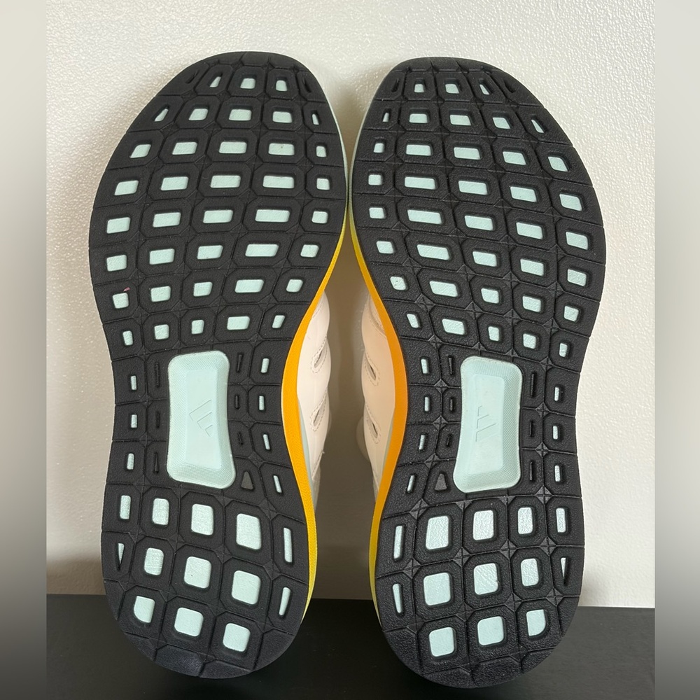 Adidas Ultradream Bold Running Shoes - Cloud White/Yellow Gradient - Women's 6.5 - Picture 11 of 14